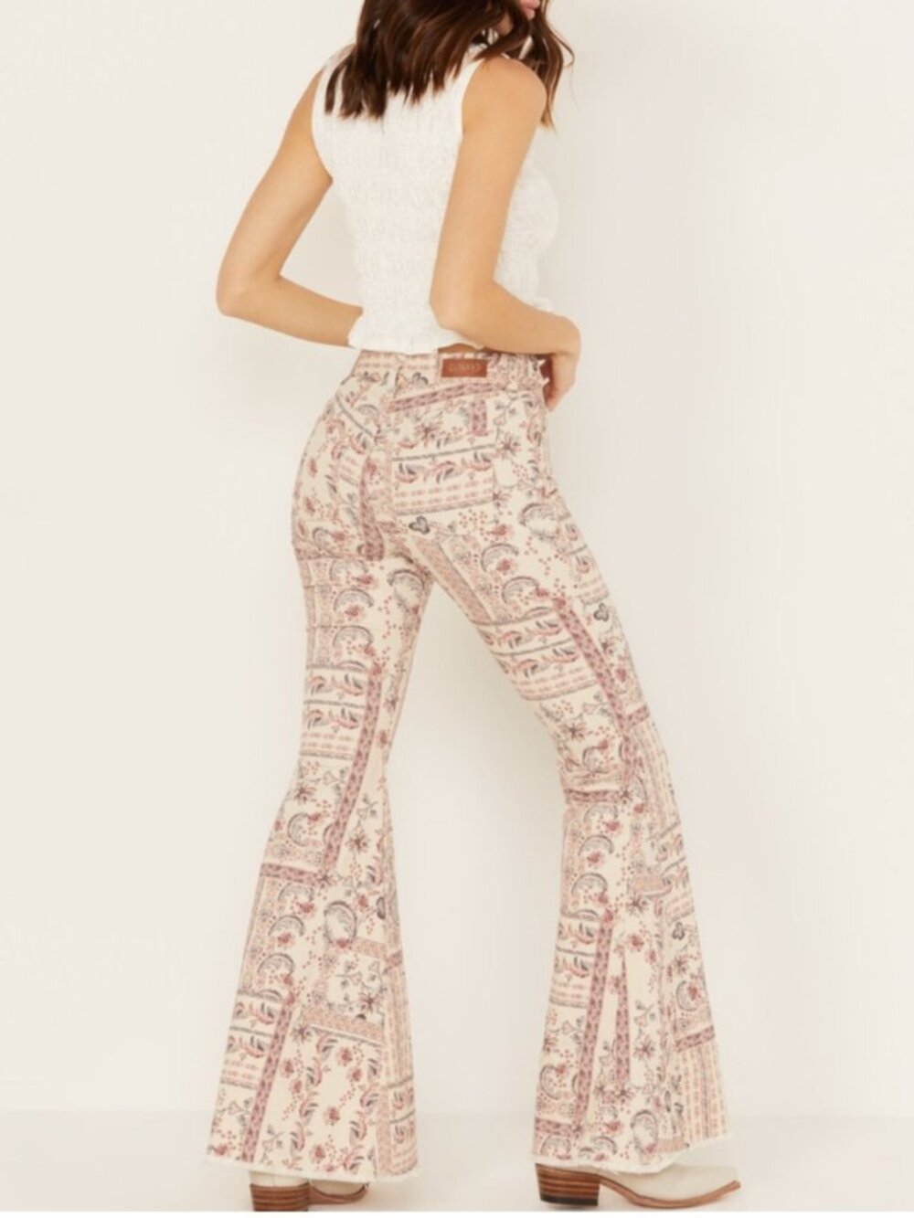 SHYANNE‎ Women's Paisley Americana Flare Western High Rise Jeans | Size 29